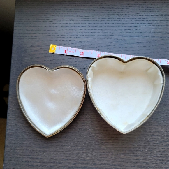 Vint Silver Plated Heart Shaped Golden Bow Jewelry Trinket Box with White Lining - Picture 11 of 11